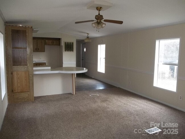 Building Photo - 146 Thornwood Ln