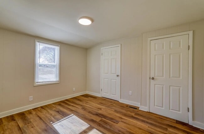 Building Photo - 1600 Frey Ave