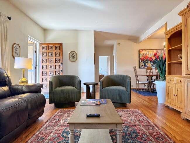 Building Photo - 1325 Don Gaspar Ave