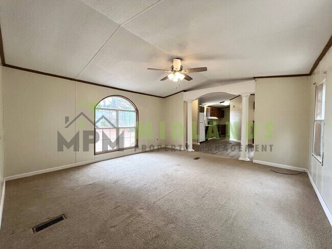 Building Photo - 575 Forts Pond Rd