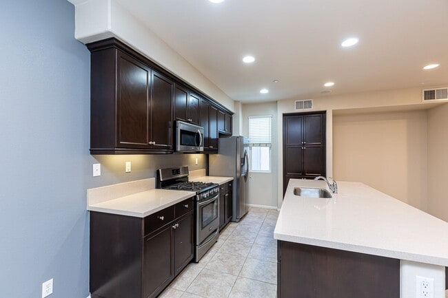 Building Photo - ***LOOK&LEASE $250.00 OFF FIRST MONTH***ST...
