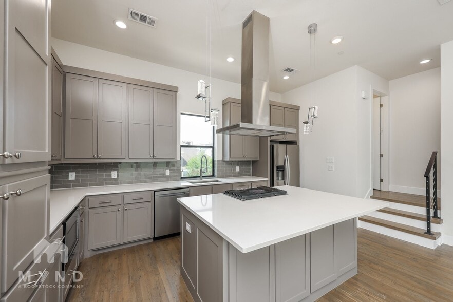 Building Photo - 4515 Cabell Dr