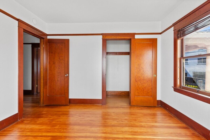 Building Photo - 205 Court St