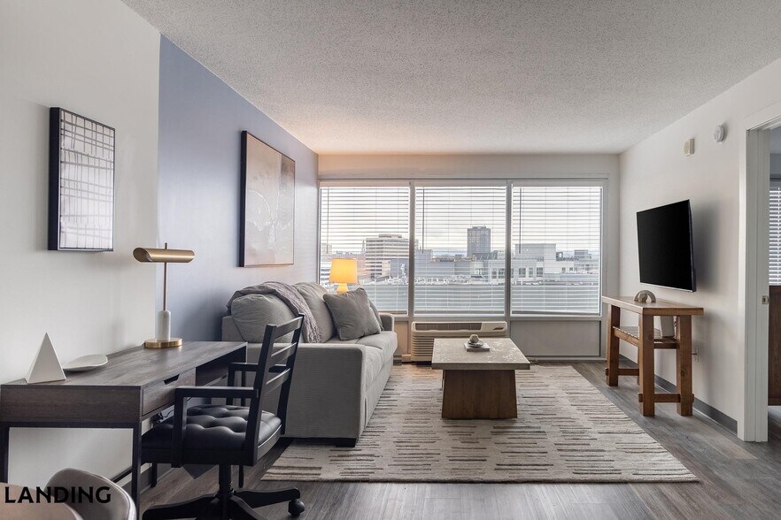 Building Photo - 50 Morgan St N