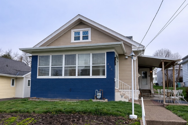 Building Photo - Spacious Single-Family Home w/Sunroom partially finished basment| Pet Friendly | Shaler