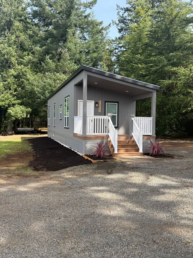 Building Photo - Powers Creek