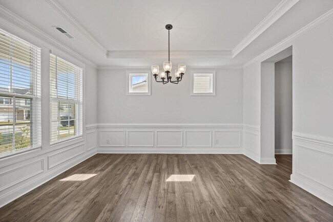 Building Photo - 629 Longstanton Ave