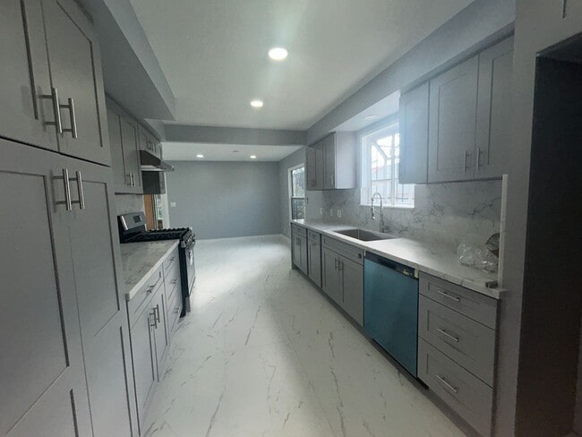 Building Photo - Spacious 3-Bedroom Home for Rent – Westminster