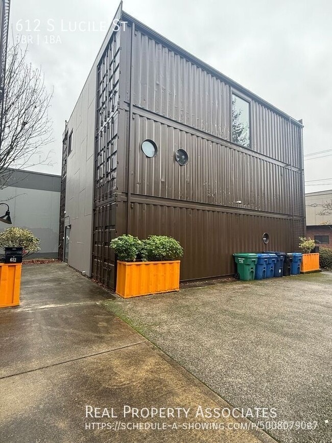 Primary Photo - 612 S Lucile St