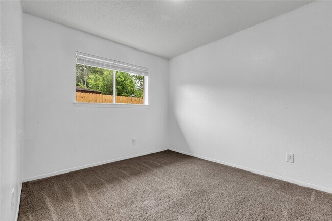 Building Photo - 12110 Panay Dr
