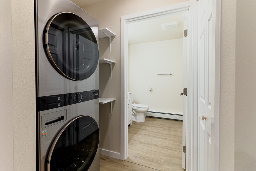 Building Photo - 8202 Mentra St