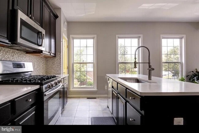 Building Photo - 13118 Rose Petal Cir