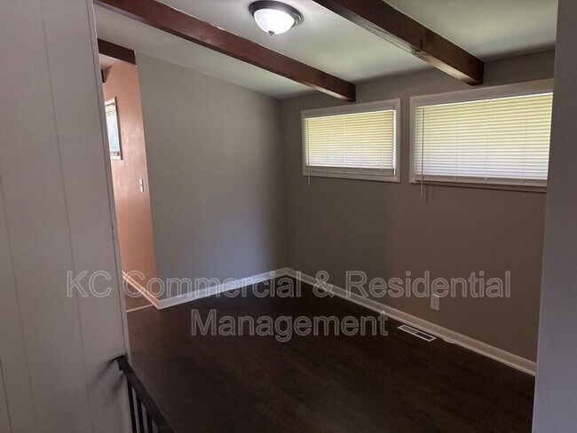 Building Photo - 9211 E 50th Terrace