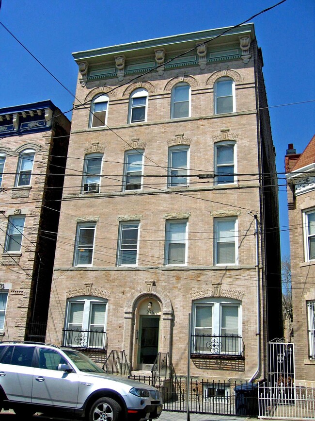 Building Photo - 275 Webster Ave