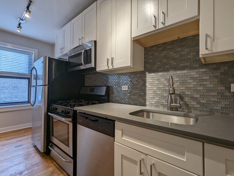 Building Photo - 2430 N Kedzie Blvd