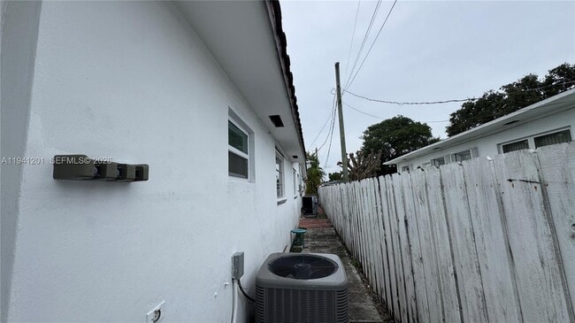 Building Photo - 7235 SW 23rd St