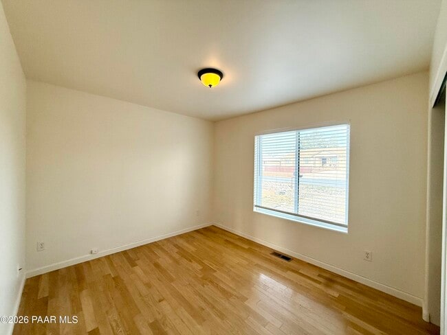 Building Photo - 5260 N Verde Ln