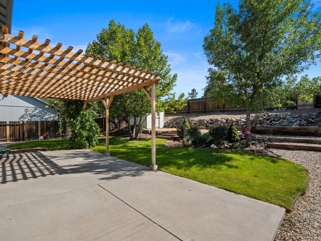 Building Photo - Newly Renovated 4 Bedroom Home with Gorgeo...