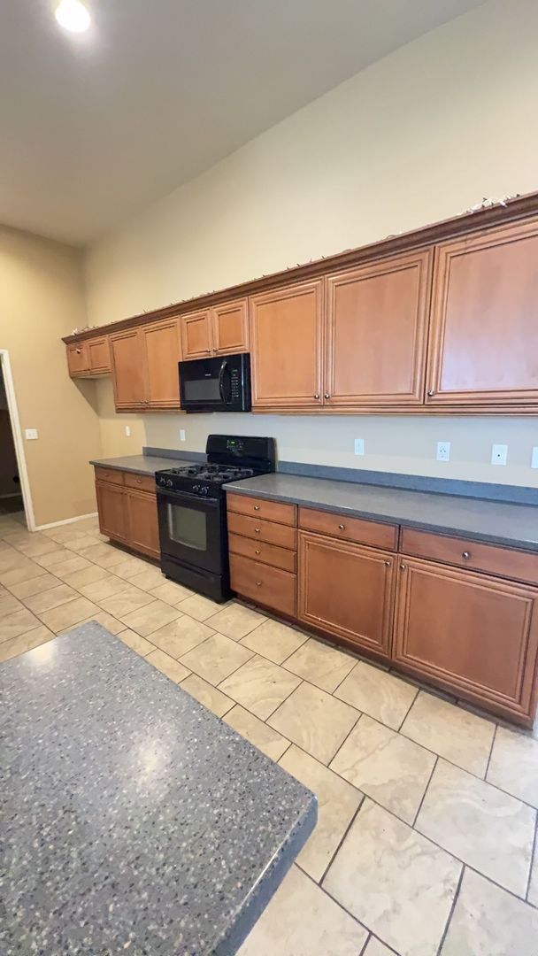 Building Photo - 21247 Chardonnay Dr