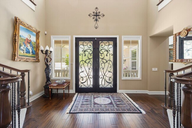 Building Photo - Exquisite Luxury Living in the Moorpark Country Club Estates