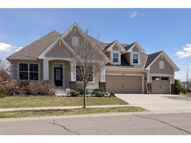 Building Photo - 16588 E Lake Dr