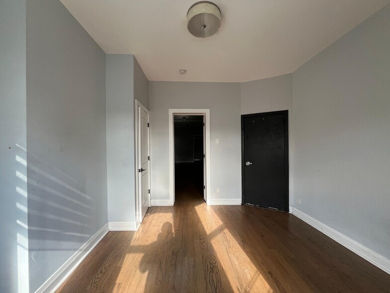 Building Photo - 485 Mercer St