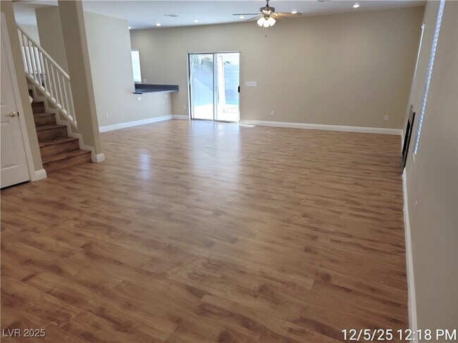 Building Photo - 5921 Royal Castle Ln