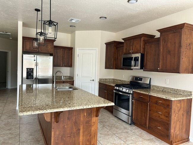 Primary Photo - Spacious Single-Level Living in St. George!