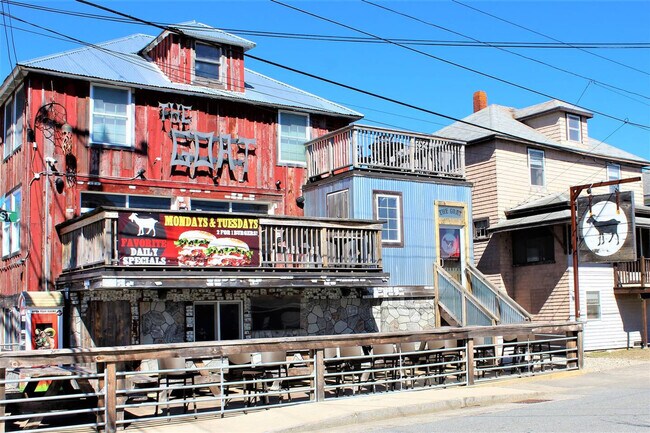 Building Photo - 12 G St