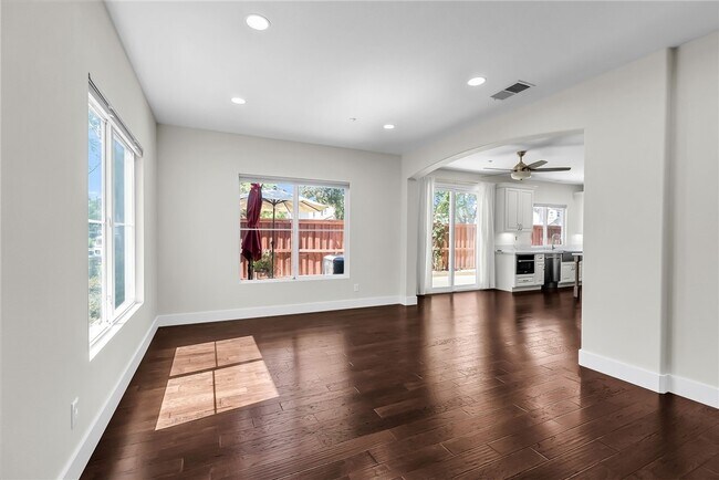 Building Photo - 4028 Landau Ct