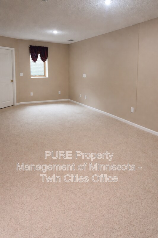 Building Photo - 1117 Pecks Woods Dr