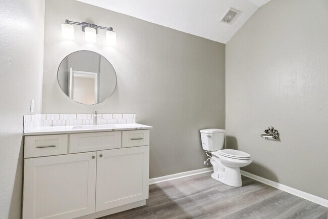 Building Photo - 16546 Cypress Thicket Dr