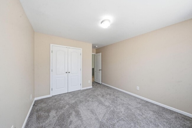 Building Photo - 3527 Londonville Ln