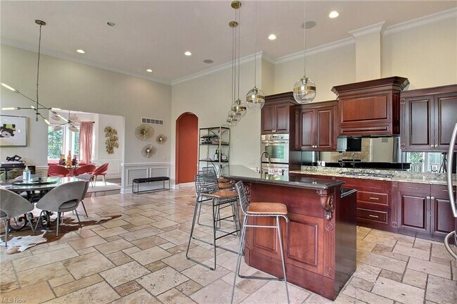 Building Photo - 40 Hamlet Ct