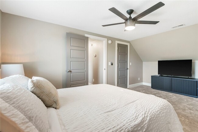 Building Photo - 5307 S Bellview Rd