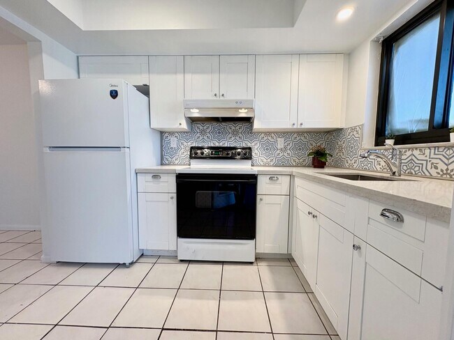 Primary Photo - 305 SE 9th Ave