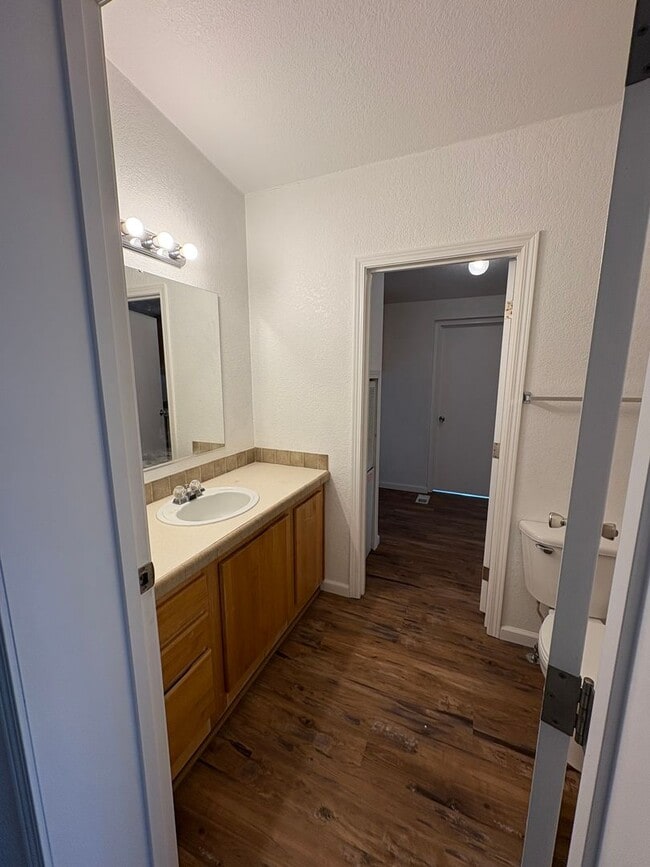 Building Photo - Country LIving