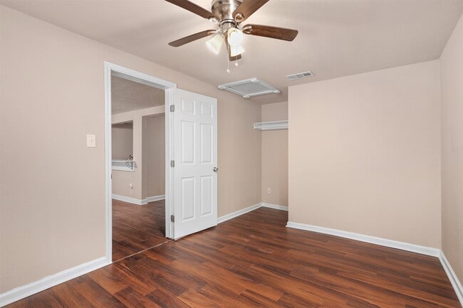 Building Photo - 4118 Scenic Dr