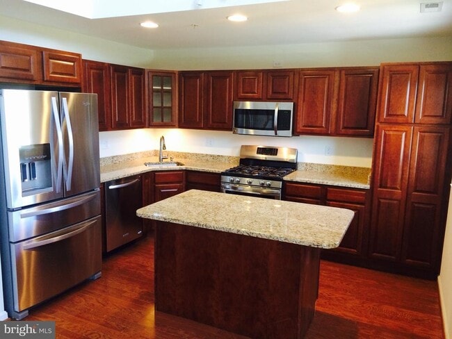 Building Photo - 204 Frock Dr