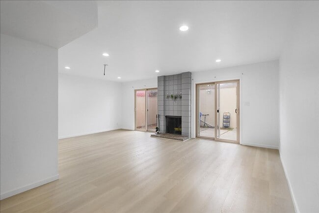 Building Photo - 1141 Verdemar Dr