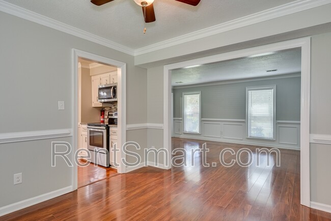 Building Photo - 493 Fairfield Way