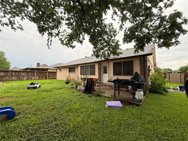 Building Photo - 11423 Graywood Dr