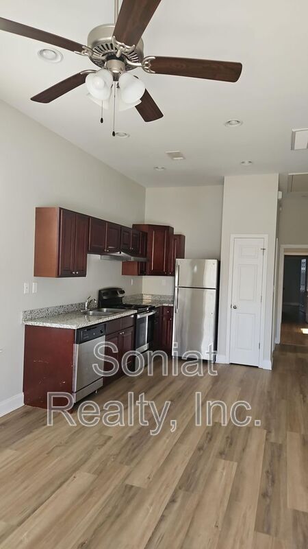 Building Photo - 9222 Colapissa St