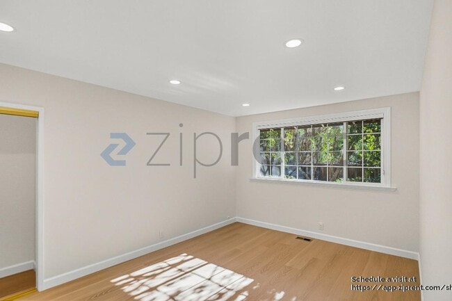 Building Photo - 14927 Jerries Dr