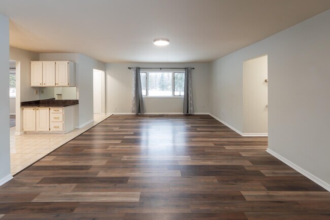 Building Photo - 46105 W Seven Mile Rd