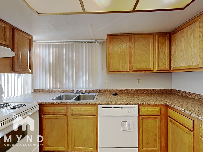 Building Photo - 5924 N 83rd St