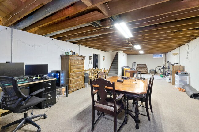 Building Photo - 12920 W Fairmount Ave