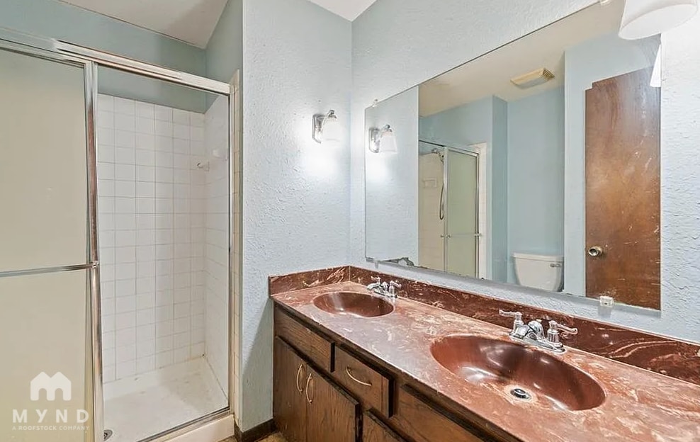 Building Photo - 527 Lancelot Dr