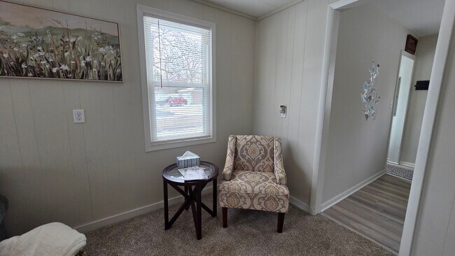 Building Photo - 542 Whitney Ave