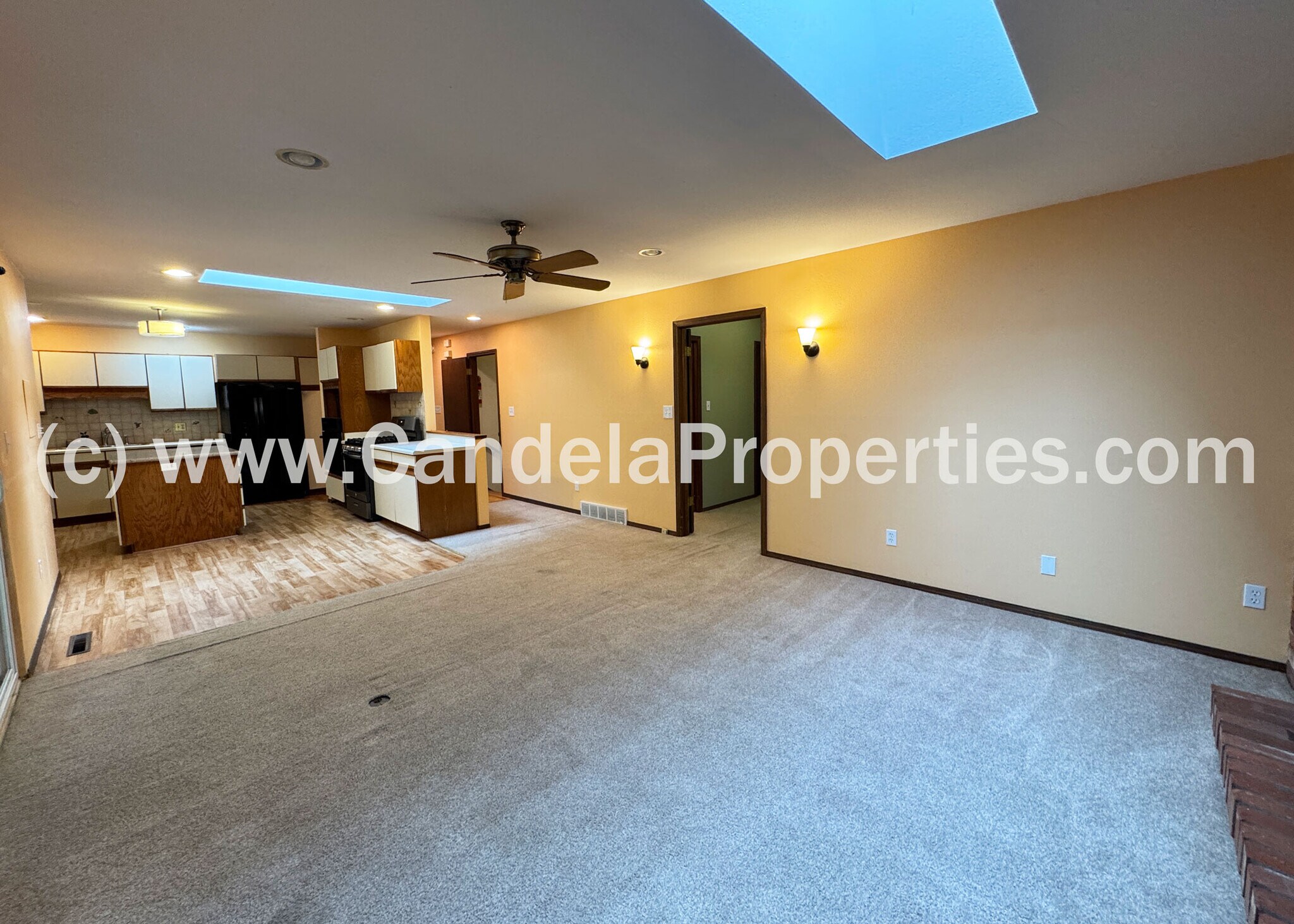 Building Photo - 2970 Shoreham Cir